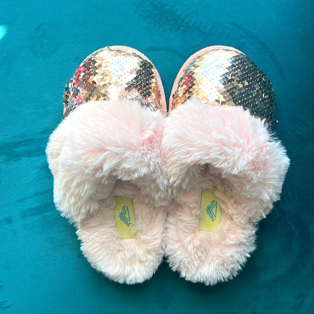 Rose gold/silver Sequin kids furry slippers - Picture 3 of 4